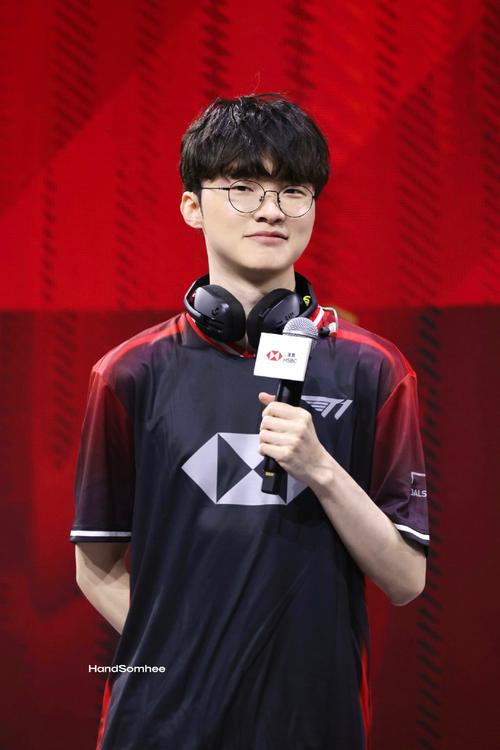 NAVI 将与 B8 比赛；争夺 2025 年 StarLadder 布达佩斯 Major 第 3 阶段的名额