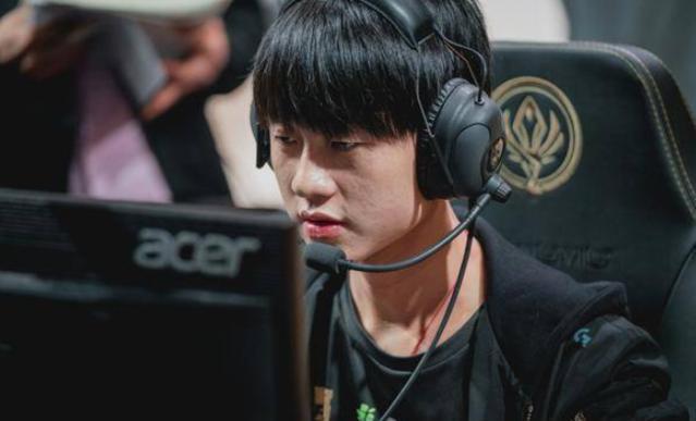 G2 3-1 FNC：一年四冠统治欧洲，G2力克FNC问鼎LEC年度冠军